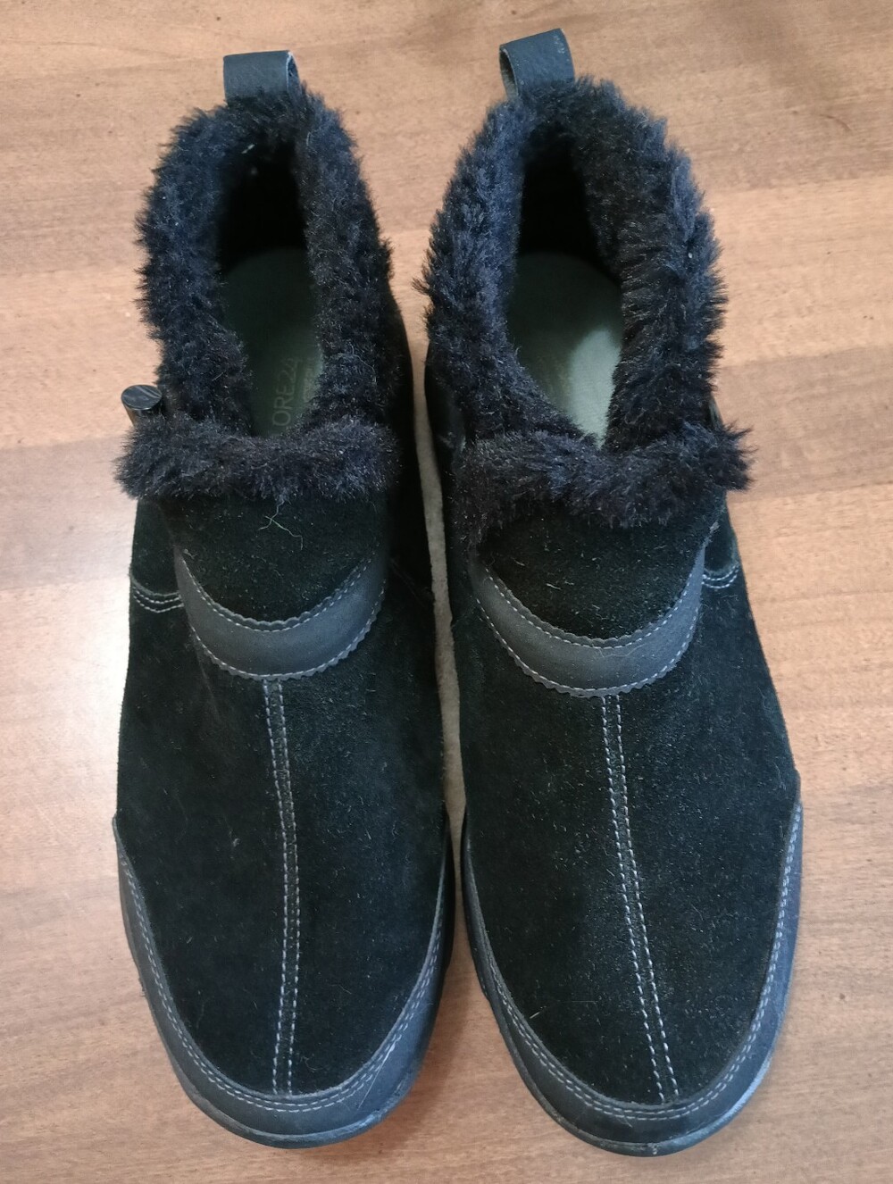 Like New Easy Spirit Explorer 24 Black Suede Fur Trimmed Toggle Ankle Booties (9